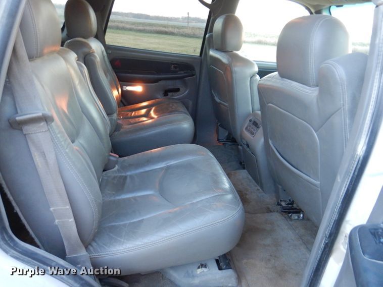 image for item KH9097 2003 Chevrolet Tahoe  SUV