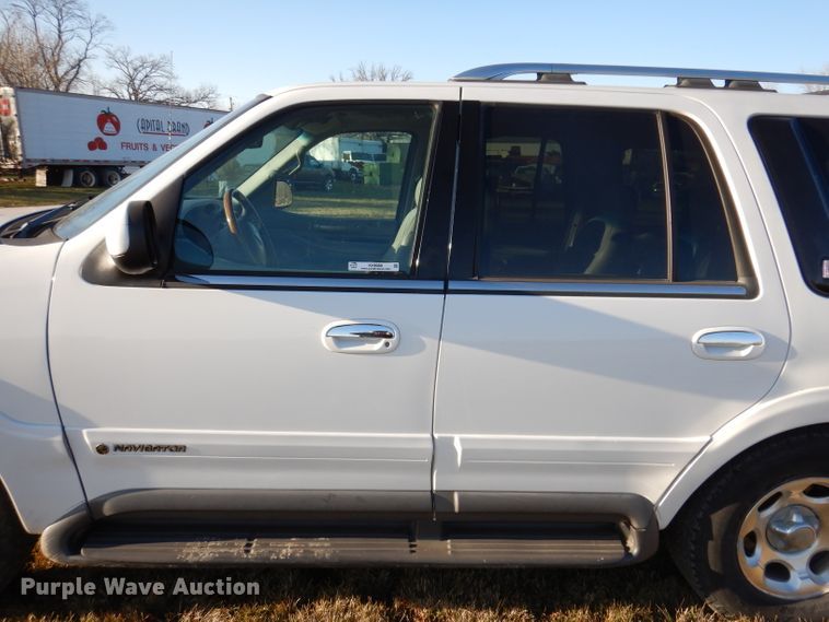 image for item KH9099 1998 Lincoln Navigator  SUV