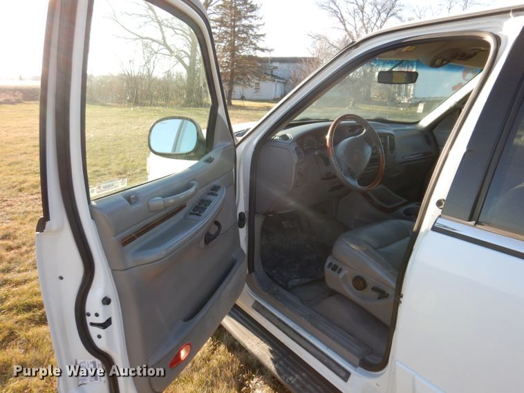 image for item KH9099 1998 Lincoln Navigator  SUV