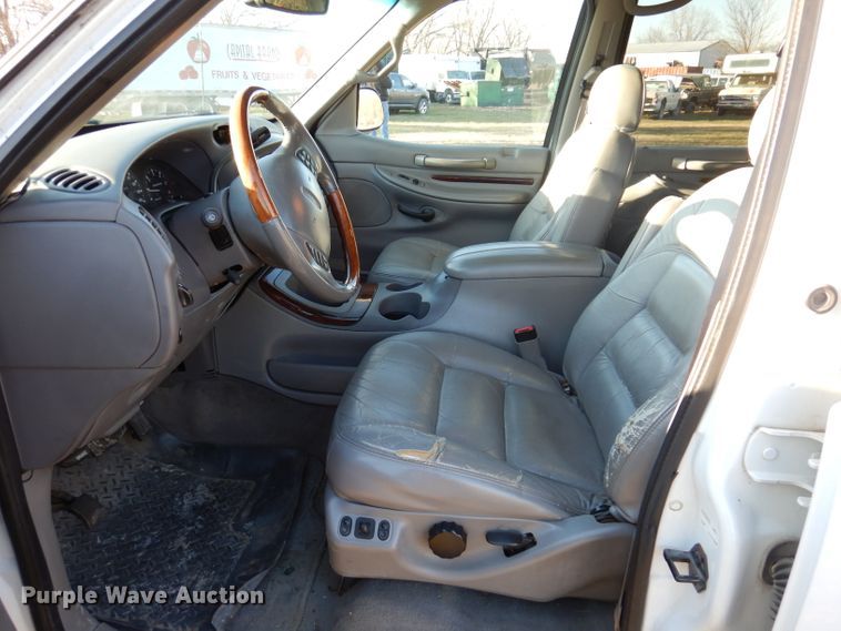 image for item KH9099 1998 Lincoln Navigator  SUV