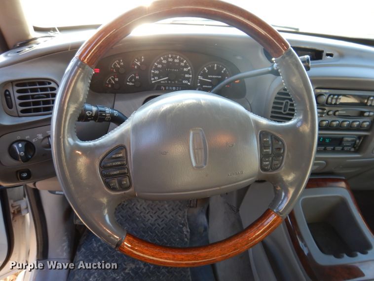 image for item KH9099 1998 Lincoln Navigator  SUV