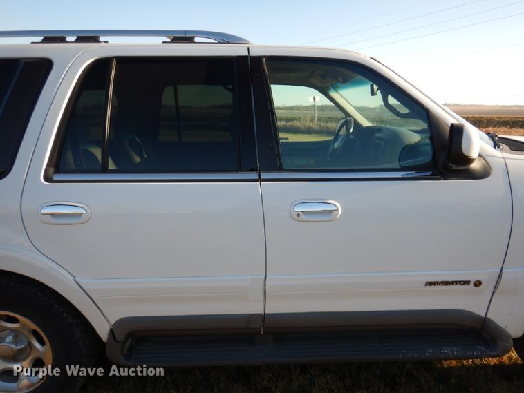 image for item KH9099 1998 Lincoln Navigator  SUV