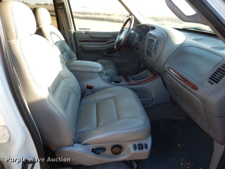 image for item KH9099 1998 Lincoln Navigator  SUV