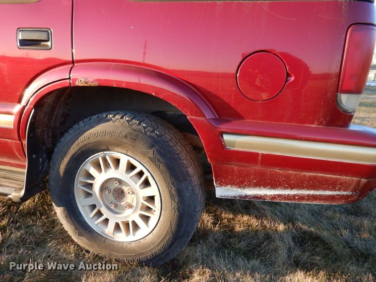 image for item KH9100 1997 GMC Jimmy SLT  SUV