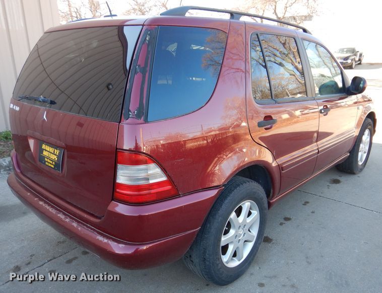 image for item KH9109 2000 Mercedes Benz ML430  SUV