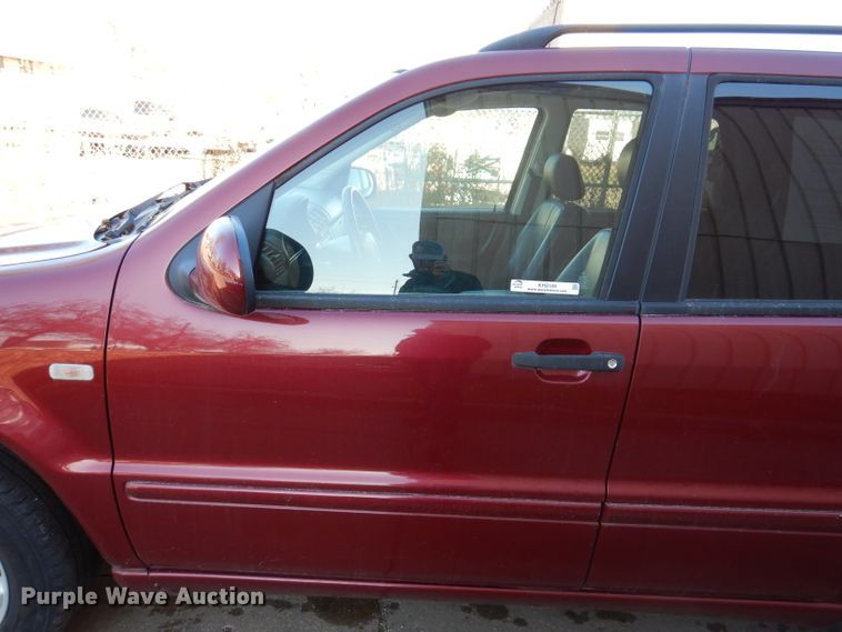 image for item KH9109 2000 Mercedes Benz ML430  SUV