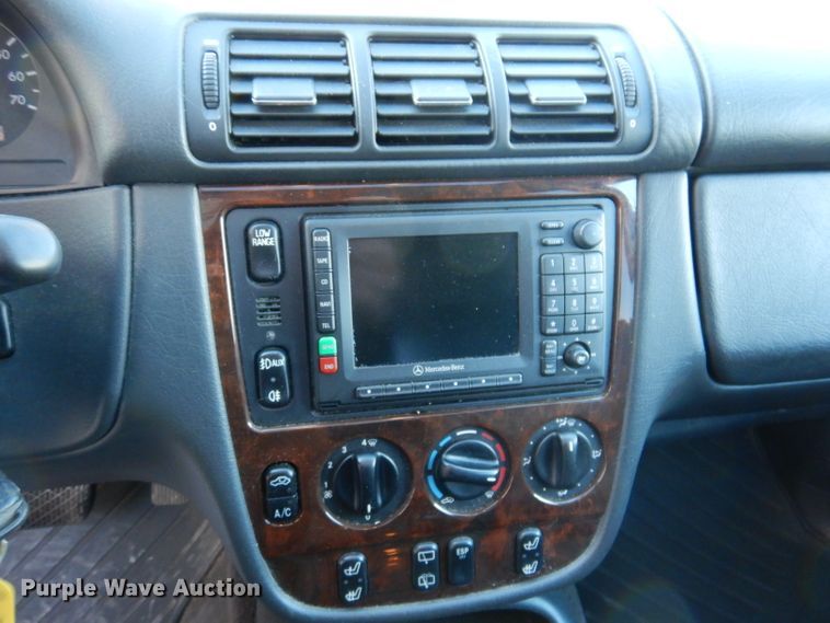 image for item KH9109 2000 Mercedes Benz ML430  SUV