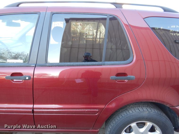 image for item KH9109 2000 Mercedes Benz ML430  SUV