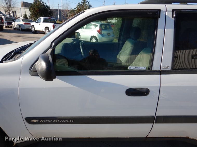 image for item KH9110 2003 Chevrolet TrailBlazer LS  SUV