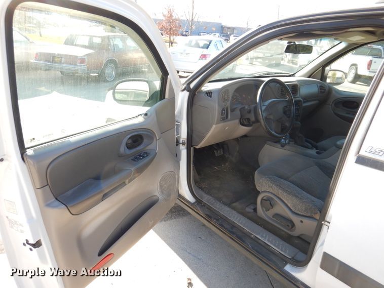 image for item KH9110 2003 Chevrolet TrailBlazer LS  SUV