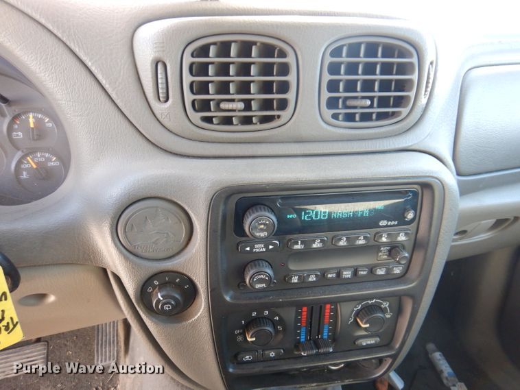 image for item KH9110 2003 Chevrolet TrailBlazer LS  SUV