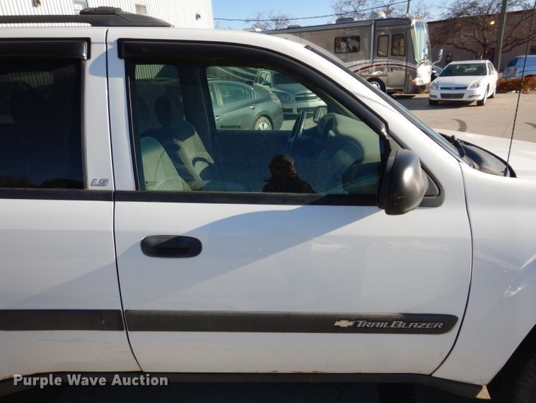 image for item KH9110 2003 Chevrolet TrailBlazer LS  SUV