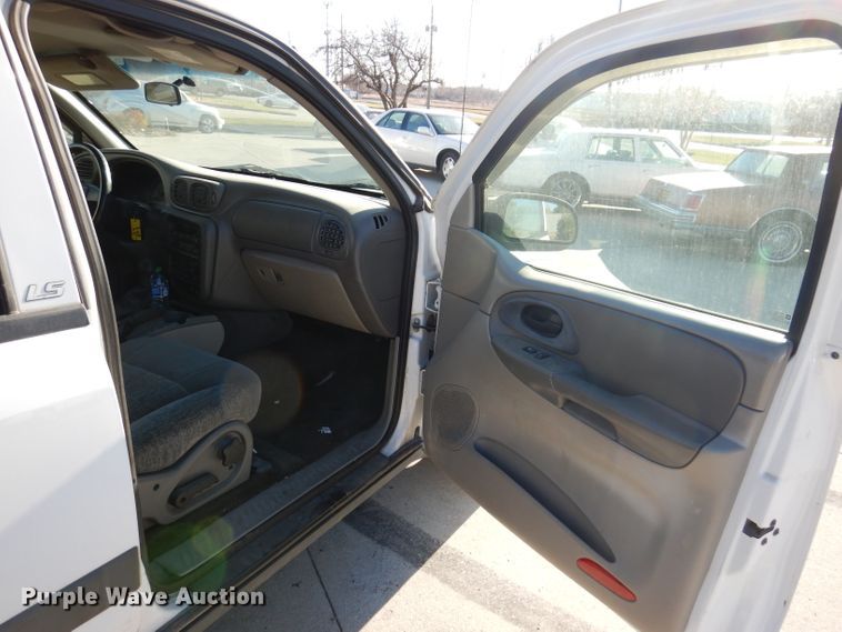 image for item KH9110 2003 Chevrolet TrailBlazer LS  SUV