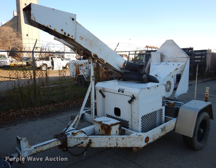 image for item KH9113 2004 Wood Chuck Chipper 12A  wood chipper