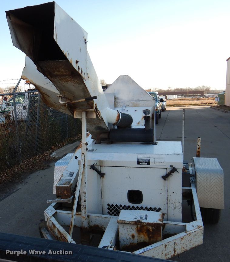 image for item KH9113 2004 Wood Chuck Chipper 12A  wood chipper