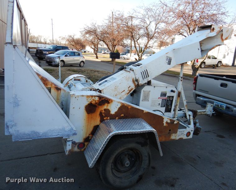 image for item KH9113 2004 Wood Chuck Chipper 12A  wood chipper