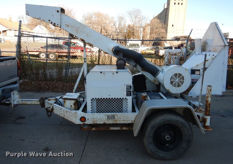 image for item KH9113 2004 Wood Chuck Chipper 12A  wood chipper