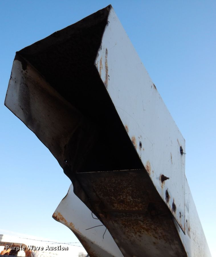 image for item KH9113 2004 Wood Chuck Chipper 12A  wood chipper