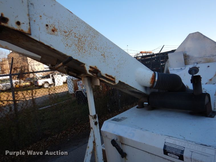 image for item KH9113 2004 Wood Chuck Chipper 12A  wood chipper