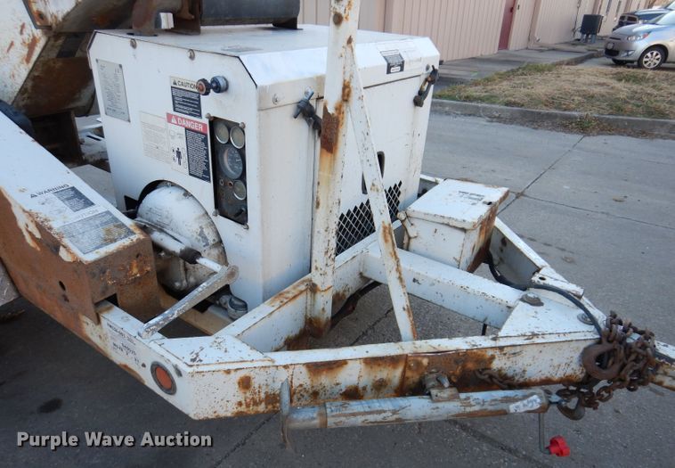 image for item KH9113 2004 Wood Chuck Chipper 12A  wood chipper