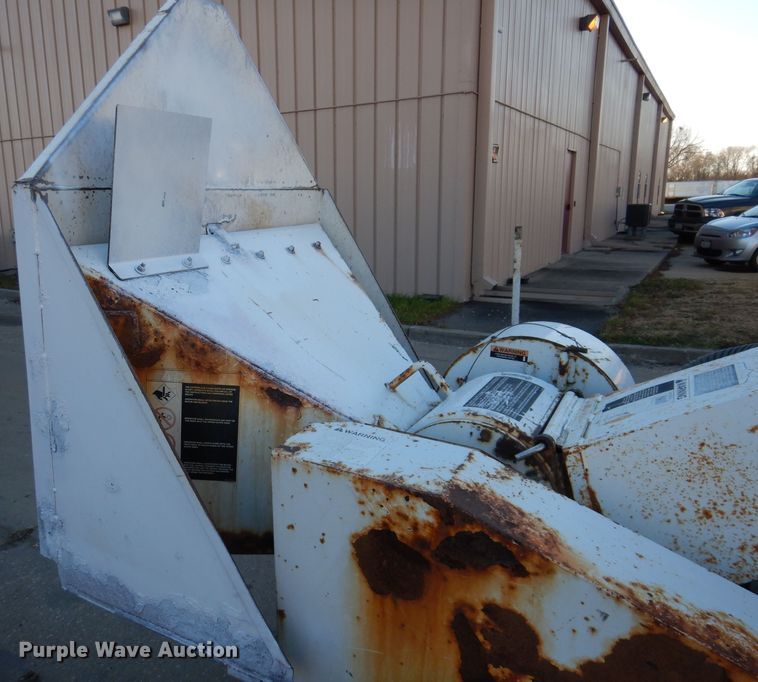 image for item KH9113 2004 Wood Chuck Chipper 12A  wood chipper