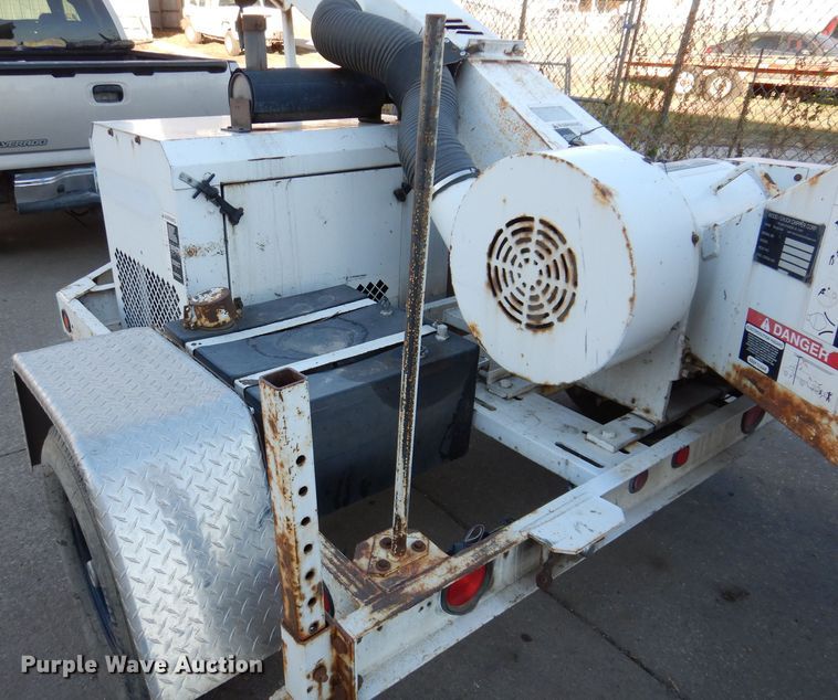 image for item KH9113 2004 Wood Chuck Chipper 12A  wood chipper