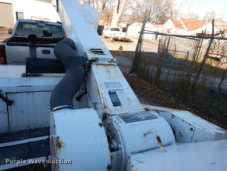 image for item KH9113 2004 Wood Chuck Chipper 12A  wood chipper