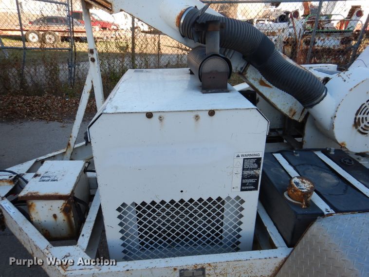 image for item KH9113 2004 Wood Chuck Chipper 12A  wood chipper