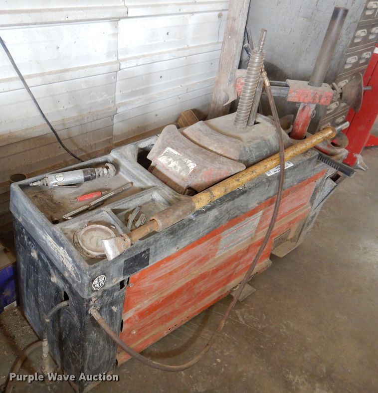 image for item KH9139 Tire handling equipment