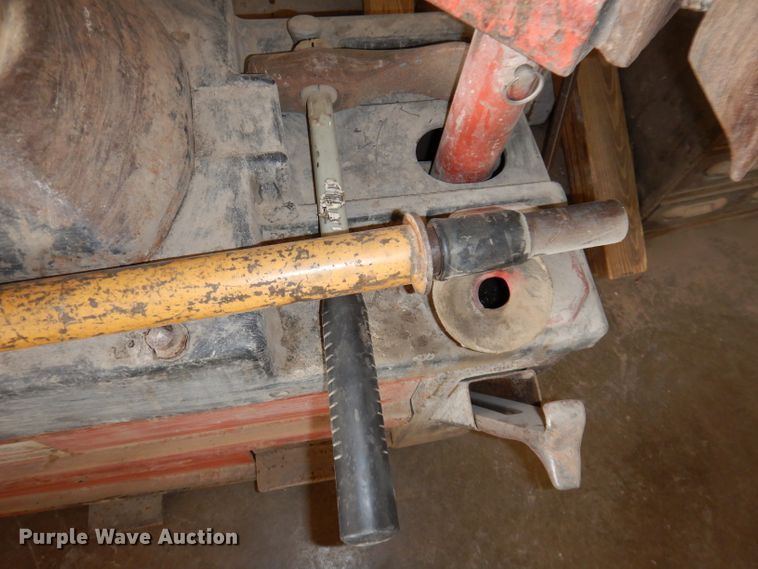 image for item KH9139 Tire handling equipment