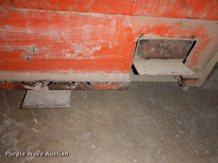 image for item KH9139 Tire handling equipment