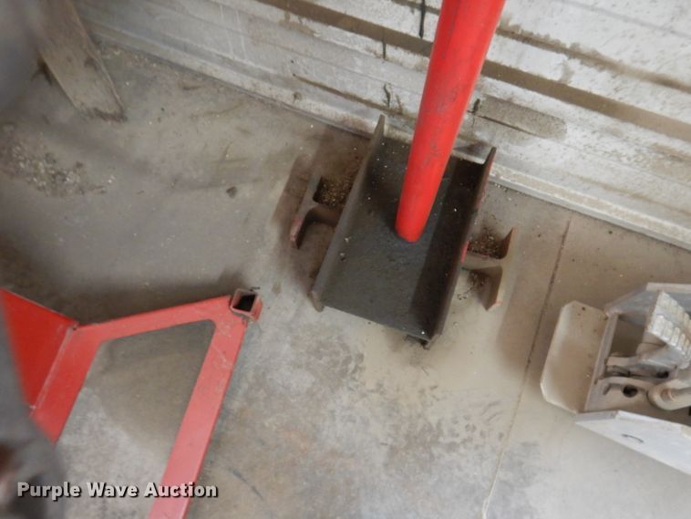 image for item KH9139 Tire handling equipment