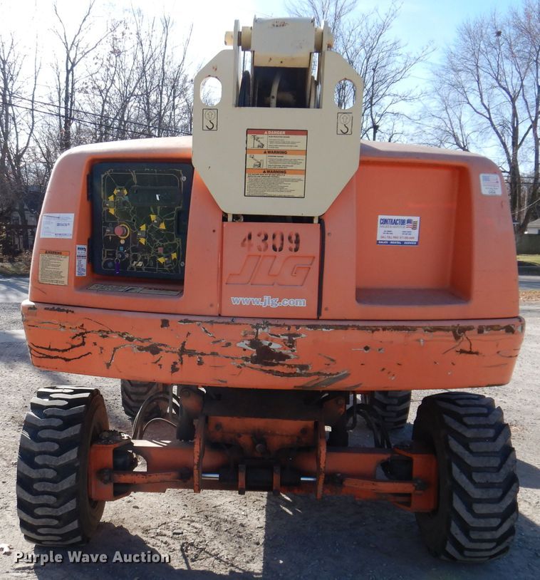 image for item KH9143 2005 JLG 400S  boom lift