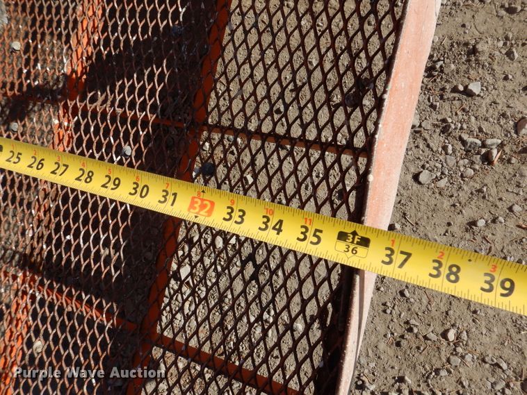 image for item KH9143 2005 JLG 400S  boom lift