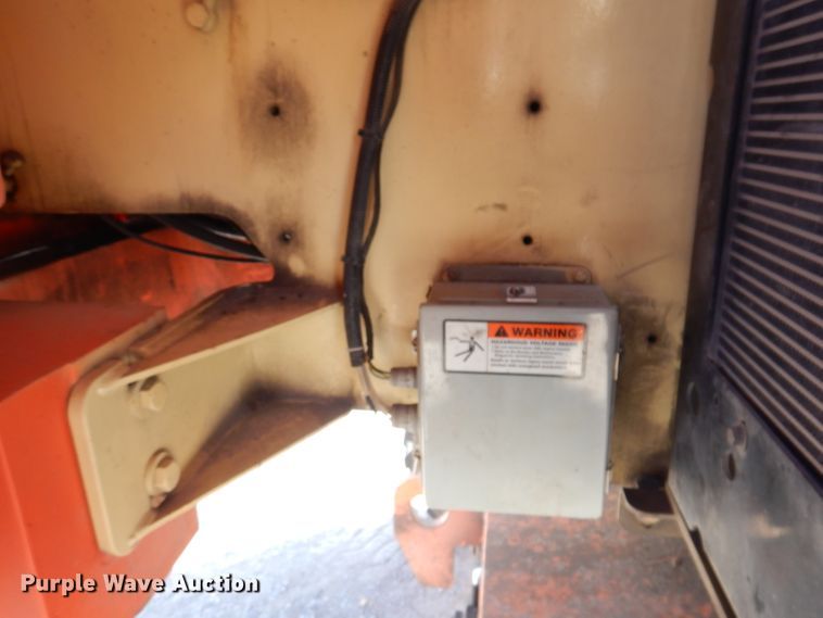 image for item KH9143 2005 JLG 400S  boom lift