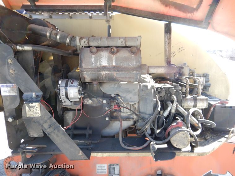 image for item KH9143 2005 JLG 400S  boom lift