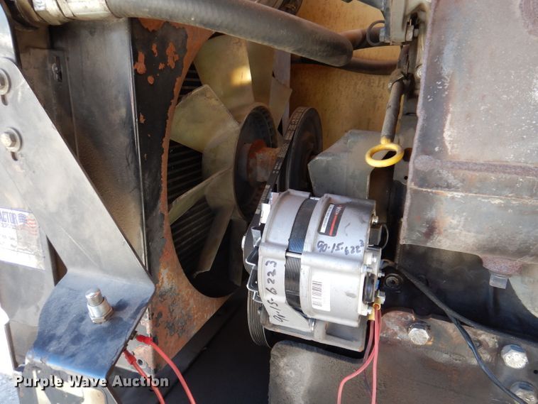 image for item KH9143 2005 JLG 400S  boom lift