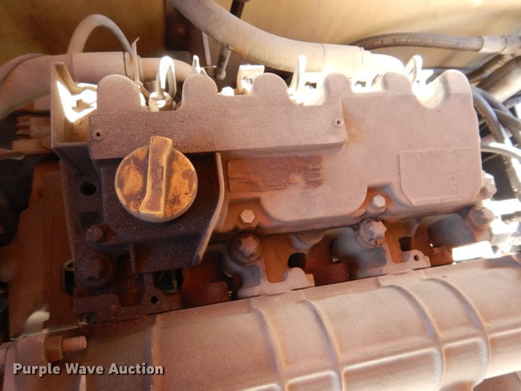 image for item KH9143 2005 JLG 400S  boom lift