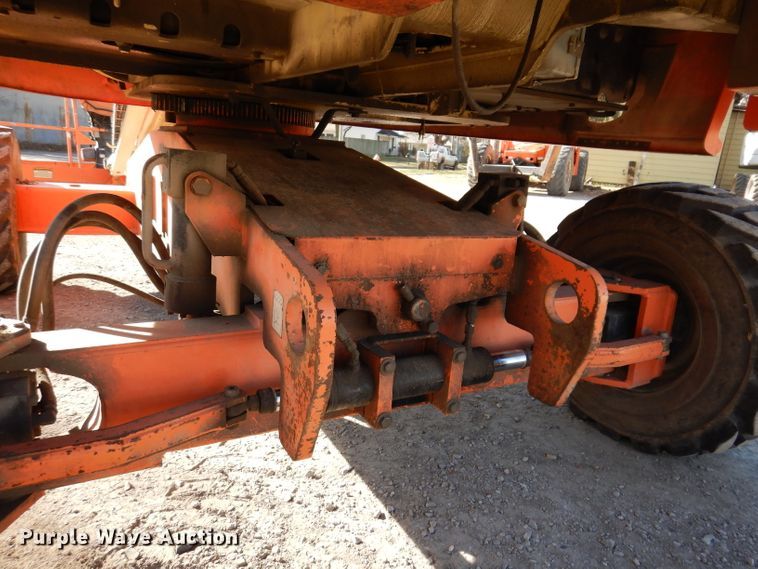 image for item KH9143 2005 JLG 400S  boom lift