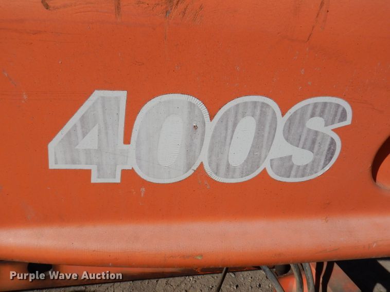 image for item KH9143 2005 JLG 400S  boom lift