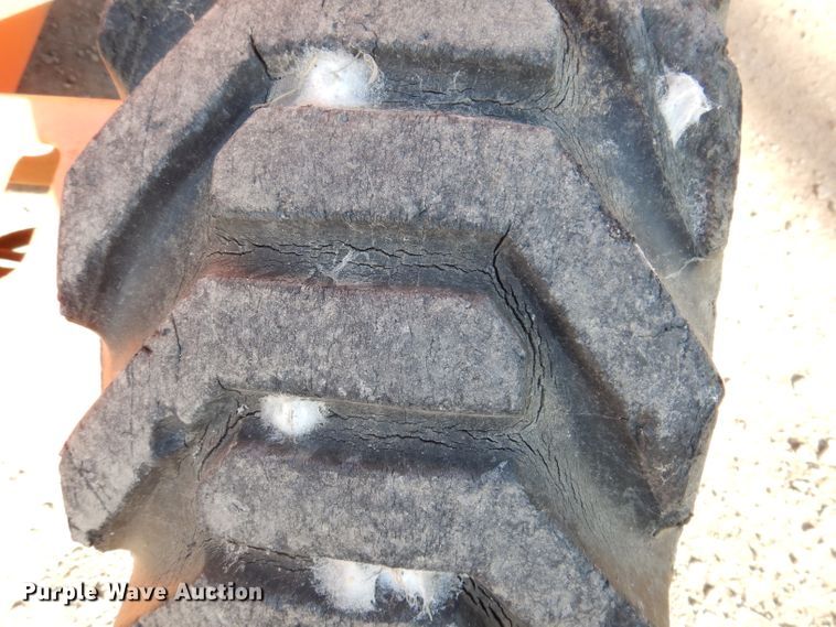 image for item KH9143 2005 JLG 400S  boom lift