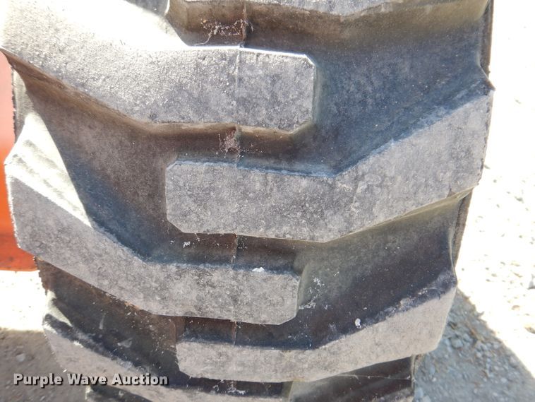 image for item KH9143 2005 JLG 400S  boom lift