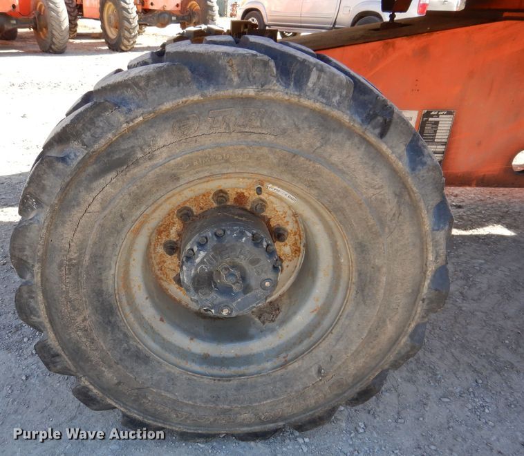 image for item KH9143 2005 JLG 400S  boom lift