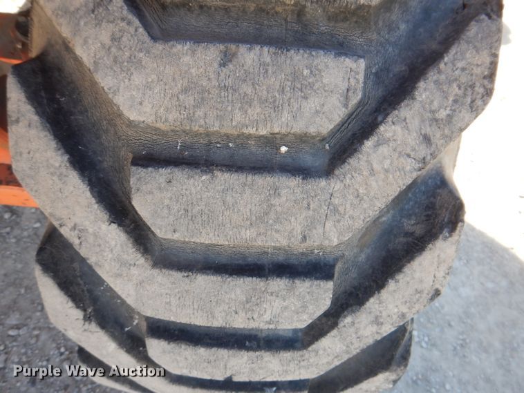 image for item KH9143 2005 JLG 400S  boom lift