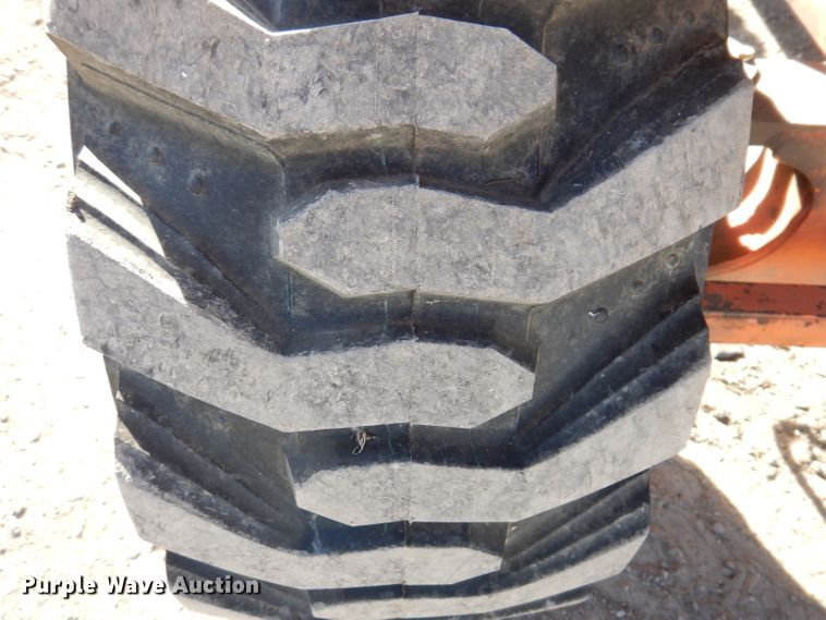 image for item KH9143 2005 JLG 400S  boom lift