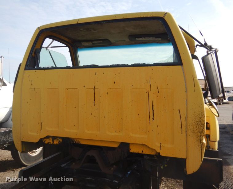 image for item KO9784 2001 GMC C6500  truck cab and chassis