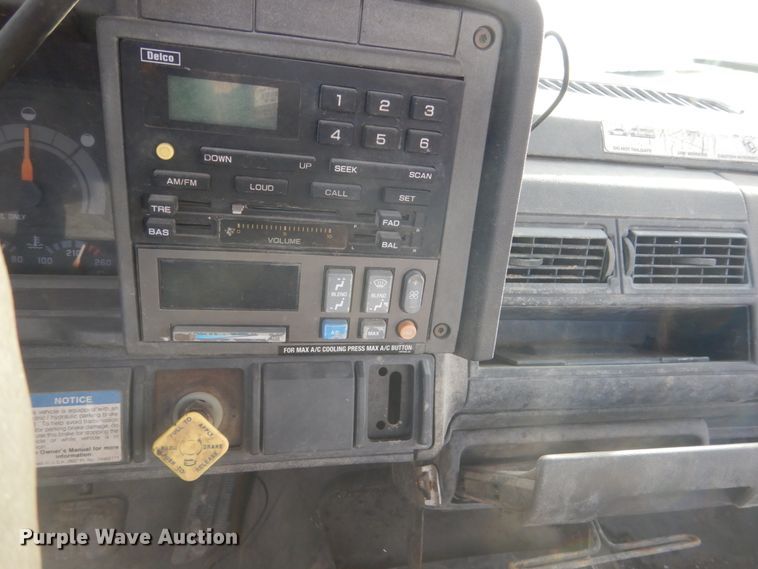 image for item KO9784 2001 GMC C6500  truck cab and chassis