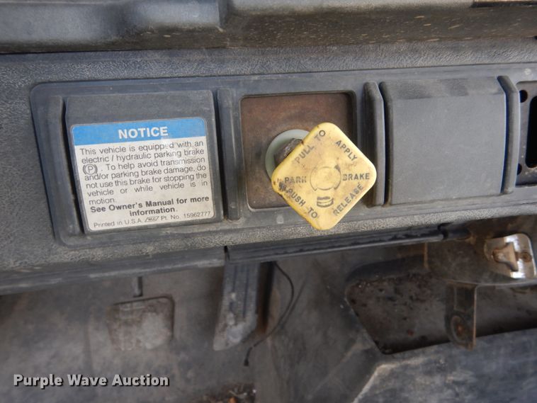 image for item KO9784 2001 GMC C6500  truck cab and chassis