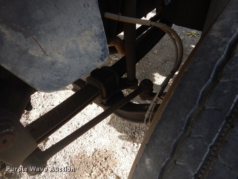 image for item KO9784 2001 GMC C6500  truck cab and chassis