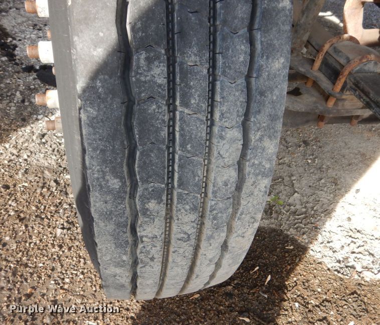 image for item KO9784 2001 GMC C6500  truck cab and chassis